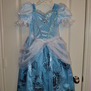 Cinderella costume size 5/6, Disney store original, new without tags